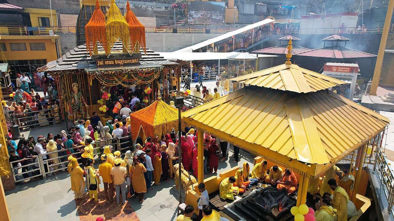 Mata_Baglamukhi_Temple_at_Bankhandi_(Kangra).